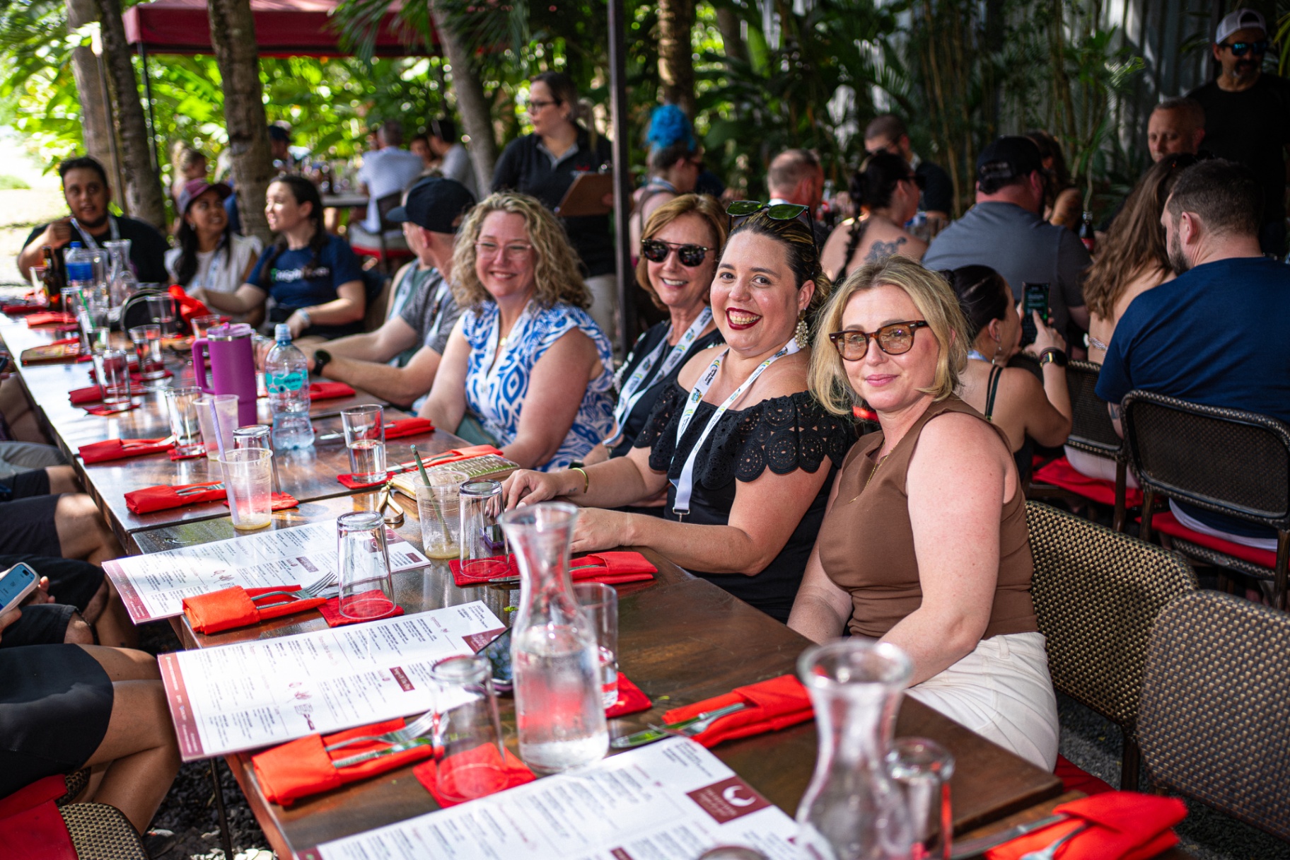 Long-table dinner in the jungle