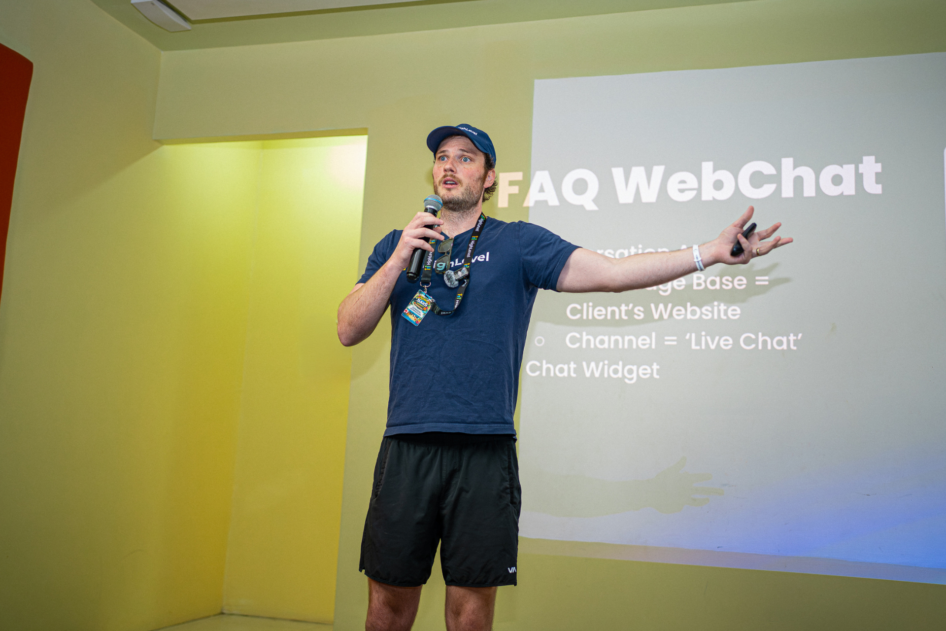 FAQ WebChat, live founder walkthrough